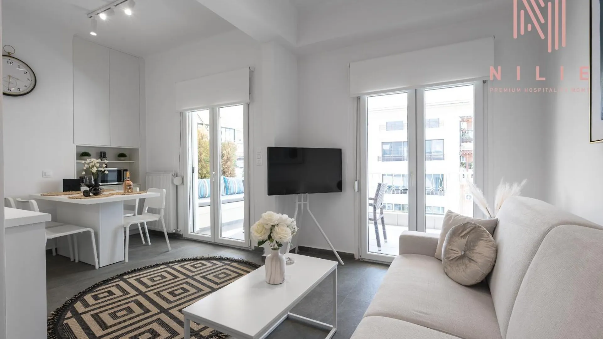 Lusso Bianco, Nilie Hospitality Mgmt location